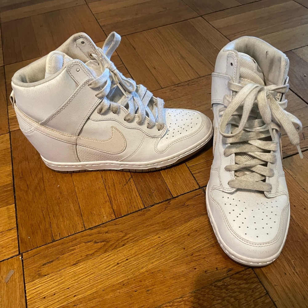 WHITE NIKE WEDGE DUNKS